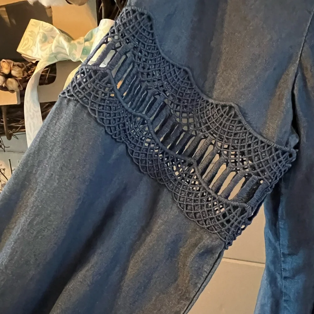 Chic Blue Lace Detail Blouse - Picture 5 of 11